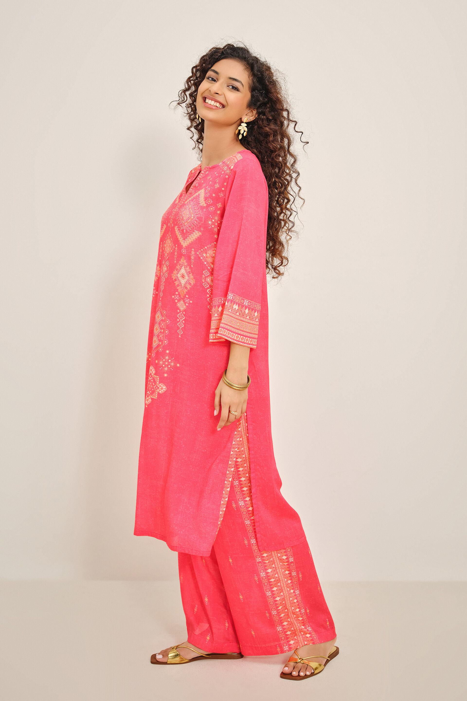 Fida-on-Fuchsia Kurta Set, Fuschia, image 4