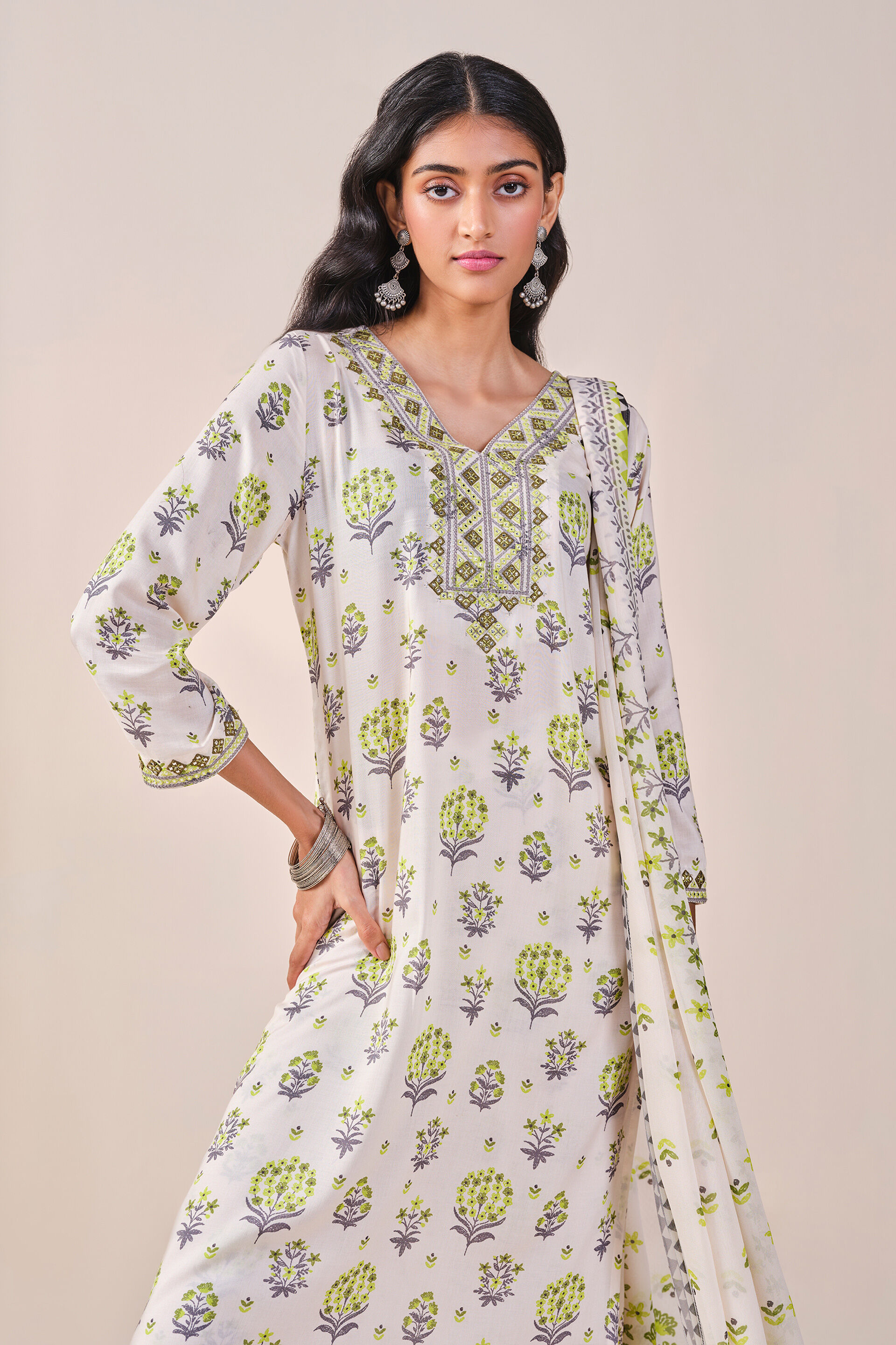 Off White Butti Printed Viscose Kurta Set, Off White, image 5