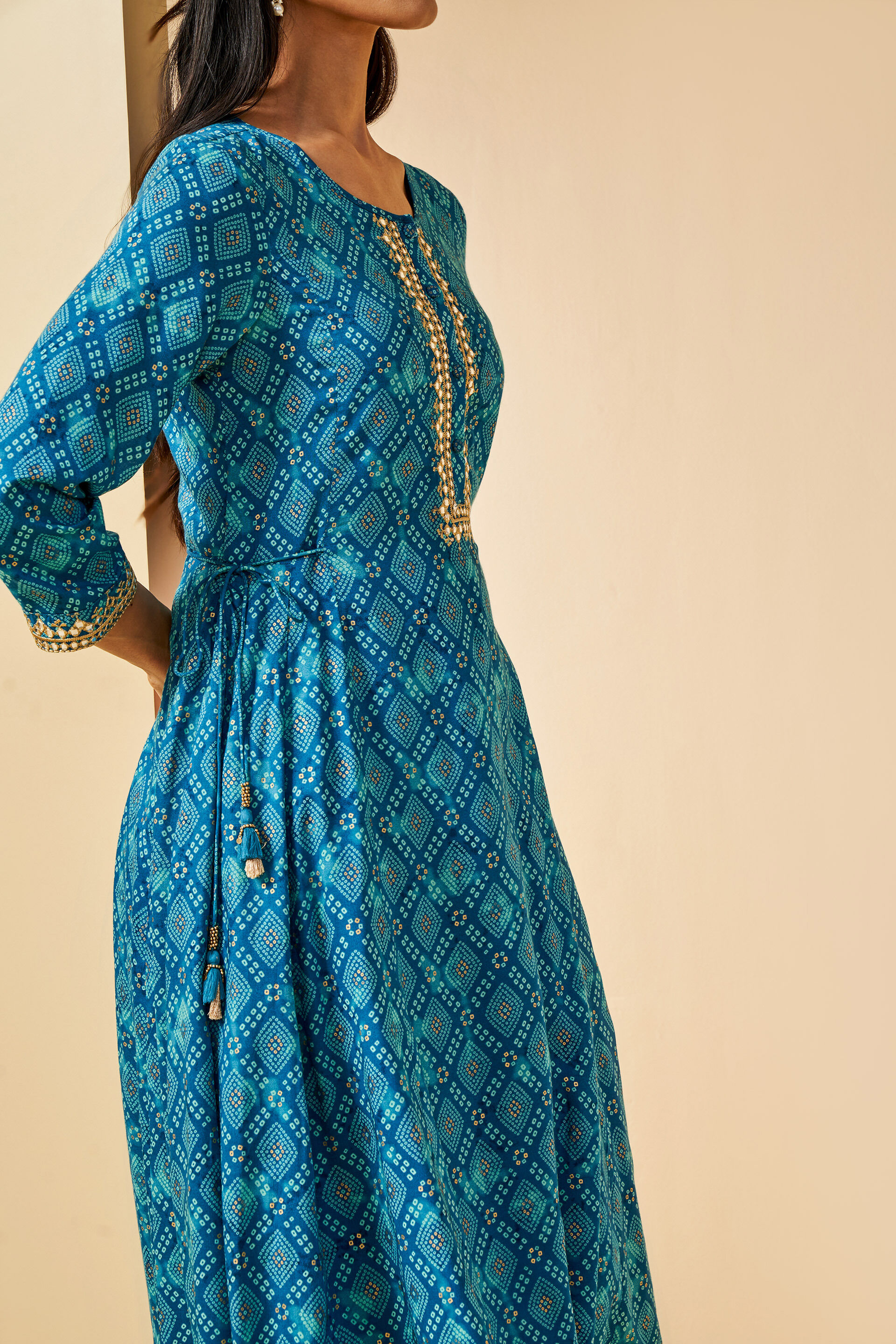 Bandhani Inspired Embroidered Kurta, Blue, image 4