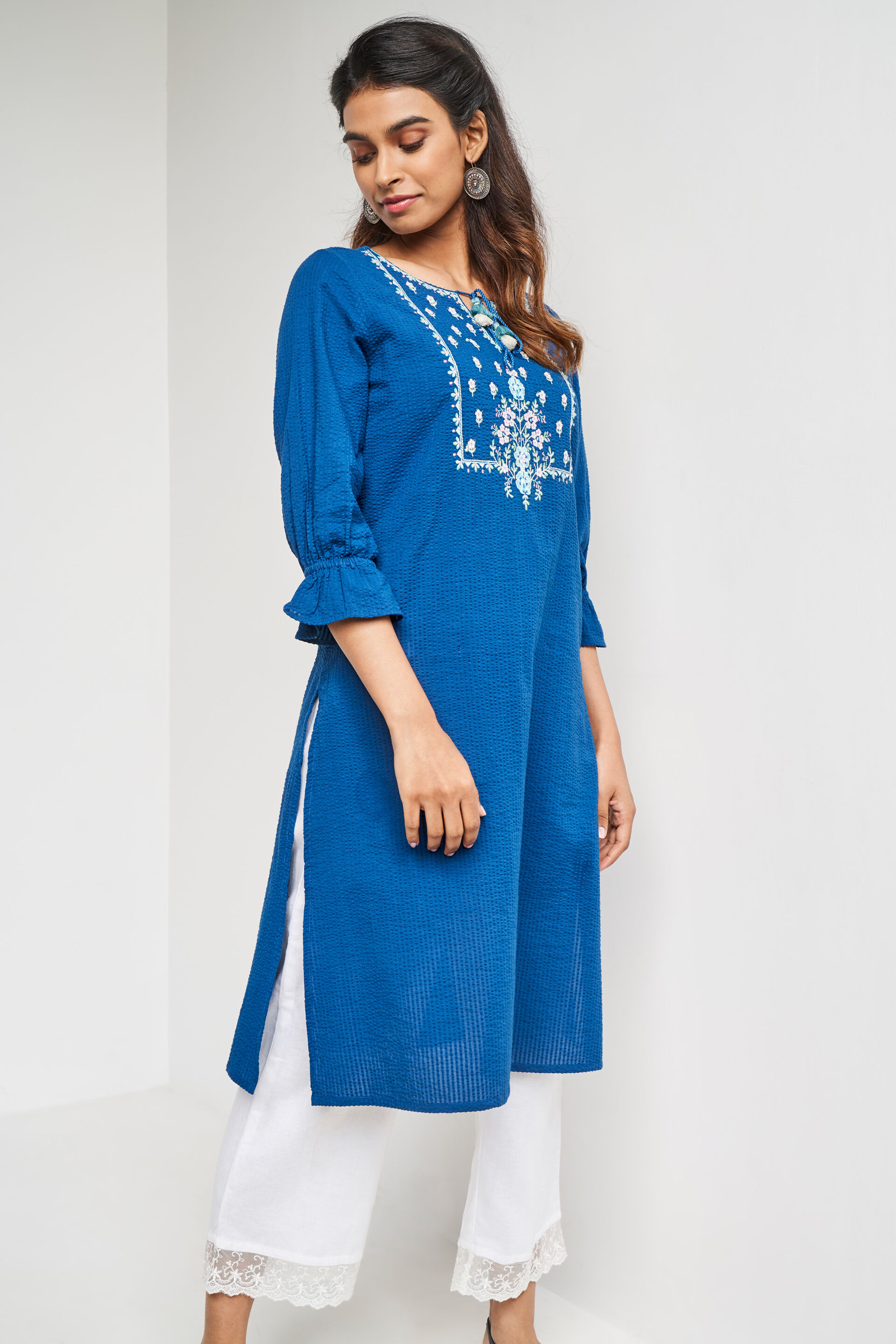 Buy GLOBAL DESI Indigo Solid Viscose Square Neck Women's Straight Kurta |  Shoppers Stop