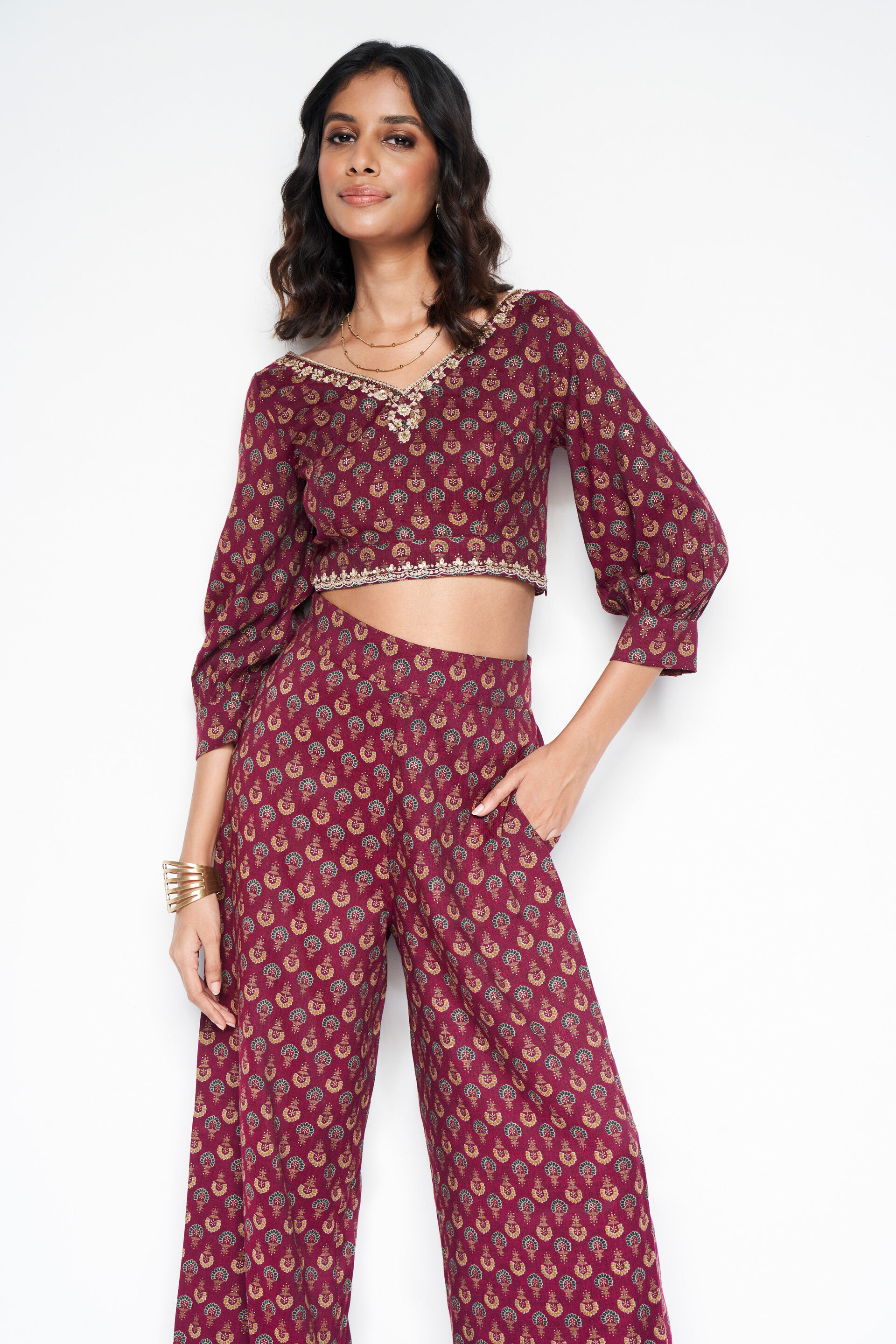 Maroon crop deals top ethnic