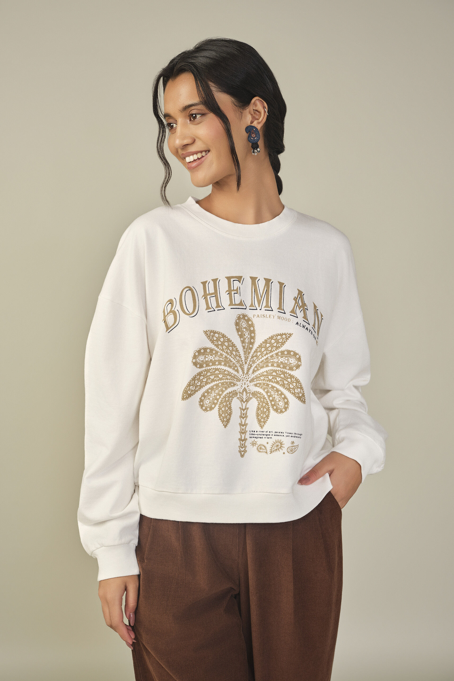 Solid Sweatshirt in White, White, image 5