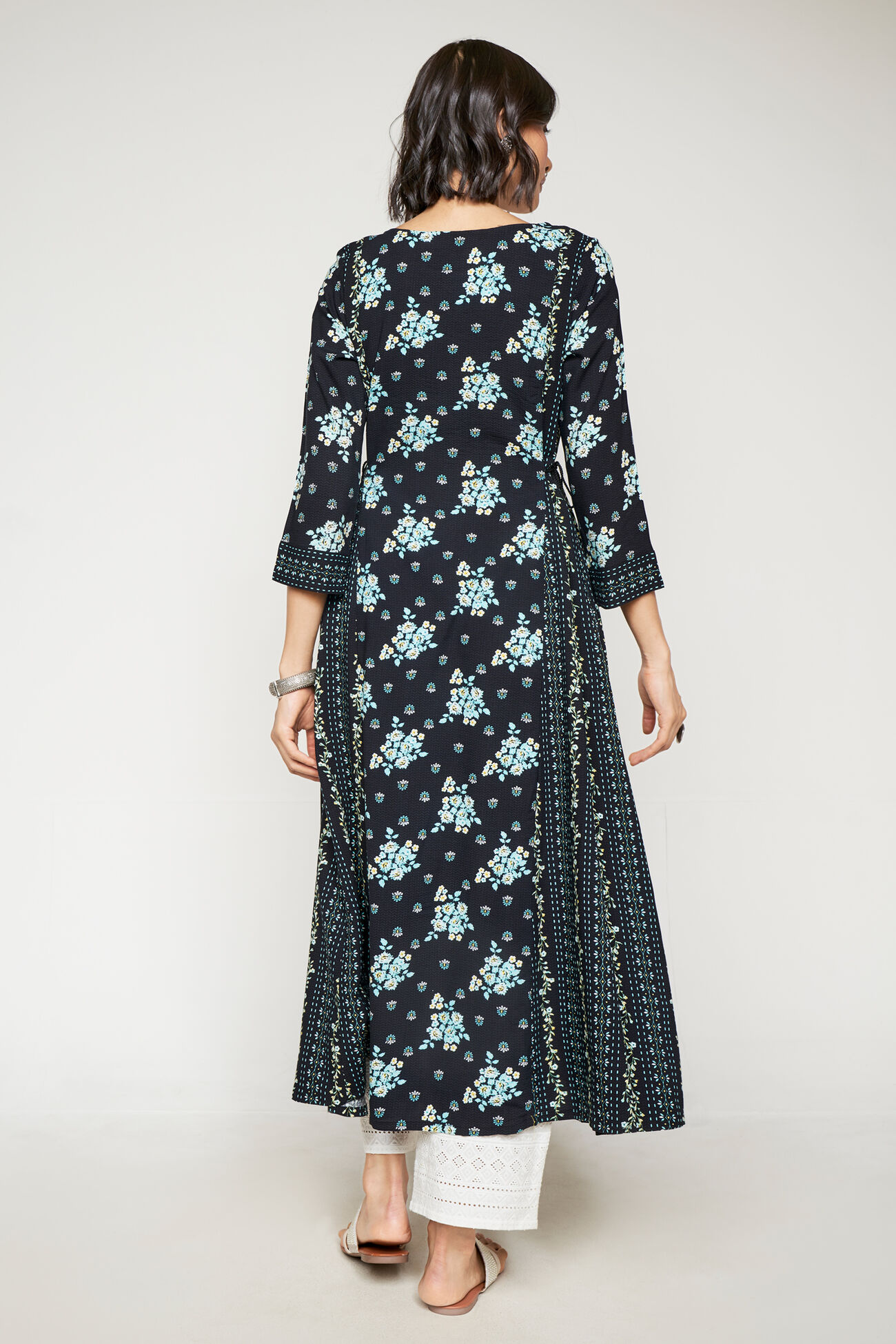 Black Floral Embroidered Kurta, Black, image 3