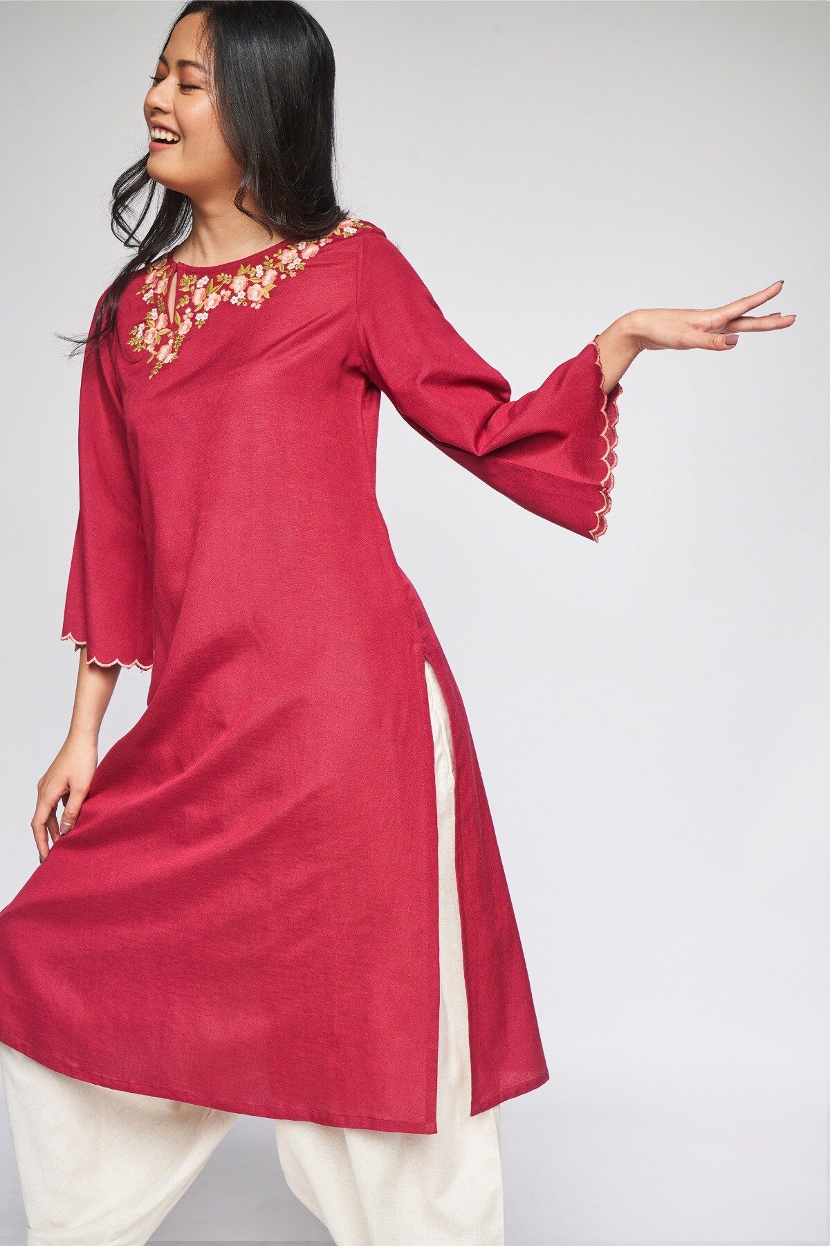 Women Maroon Solid Straight Kurta
