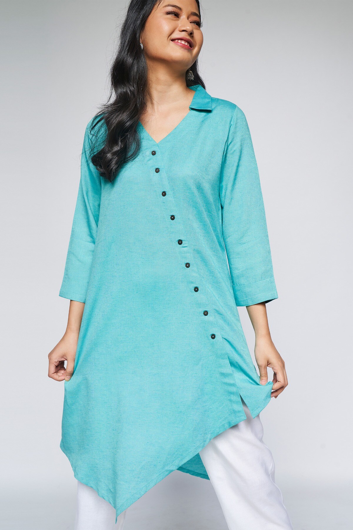 globaldesi Ink Blue Floral Embroidered Kurta (M) in Guntur at best price by  Kanika Western Boutiqe - Justdial