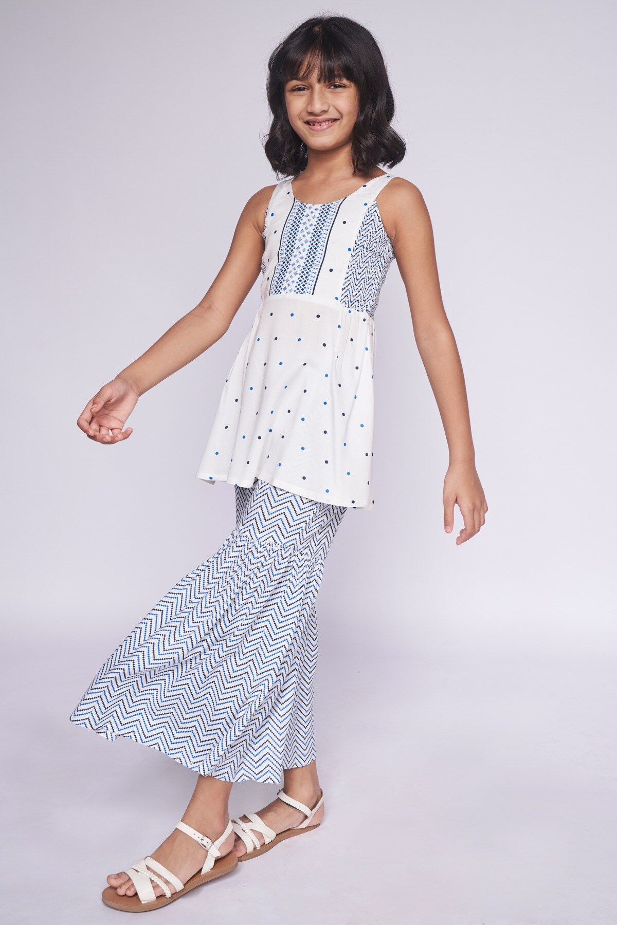 5 - White Smocking Geometric Suit, image 5