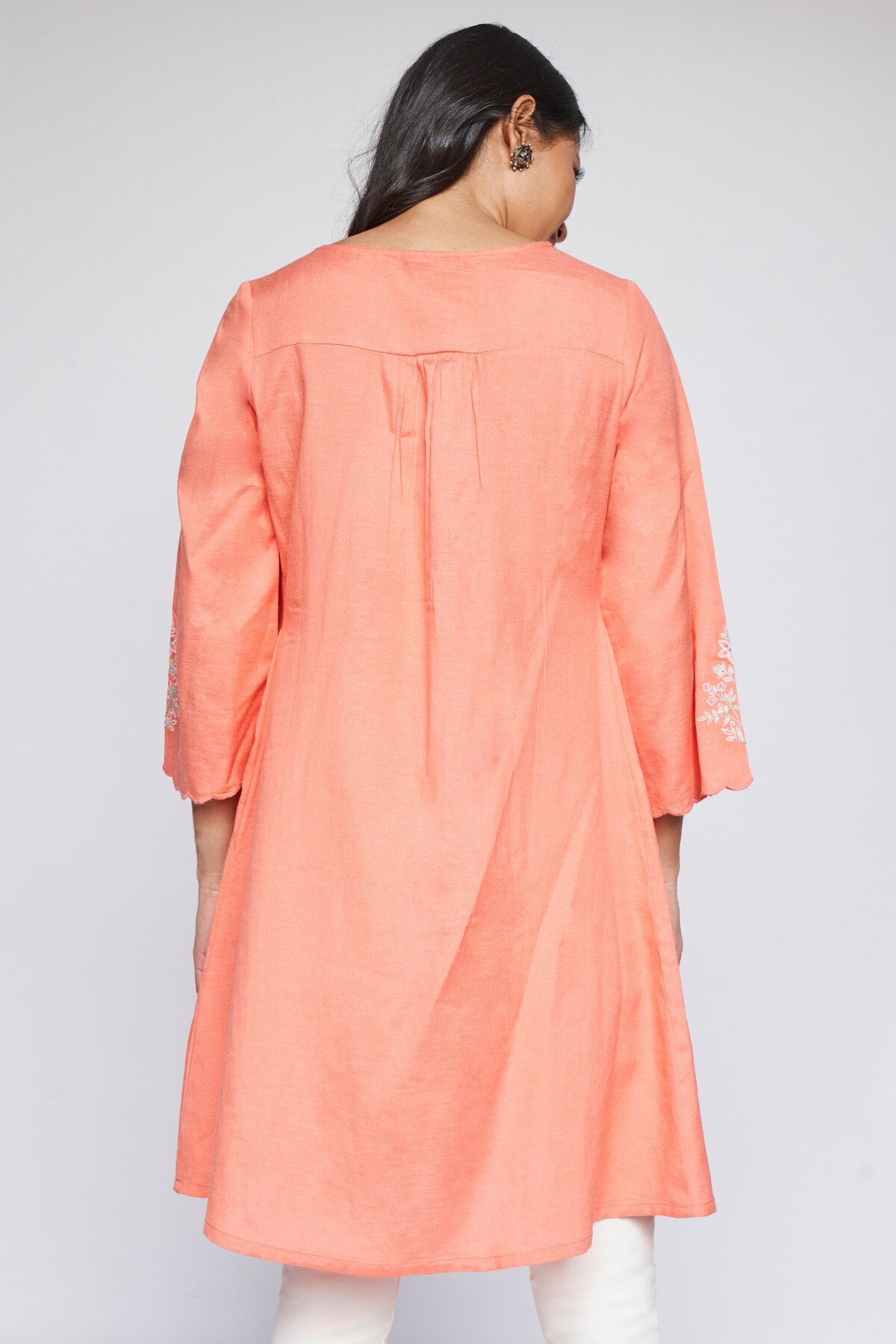 4 - Peach Solid Straight Tunic, image 5